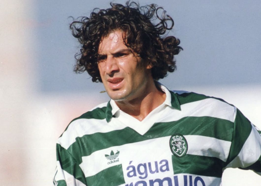 وسائل إعلام برتغالية: نشرت وسائل التواصل الاجتماعي الرياضية البرتغالية رسالة احتفالا بعيد ميلاد فيجو، الذي دخل بعد ذلك في مشاجرة عنيفة مع الجماهير.