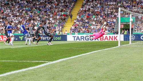 ألين vs شالكه 04