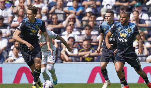 توتنهام هوتسبير vs بيرنلي