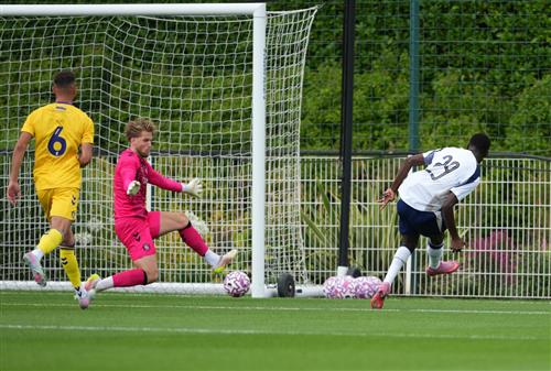 توتنهام هوتسبر vs وايكومب واندررز