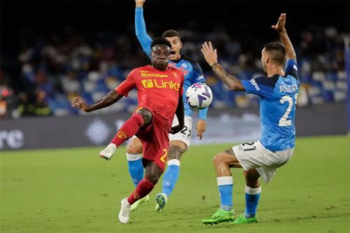 ليتشي ضد نابولي