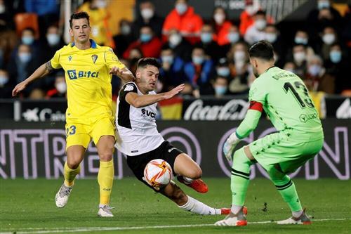 فالنسيا vs قادس