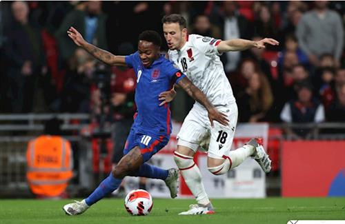 ألبانيا vs إيطاليا