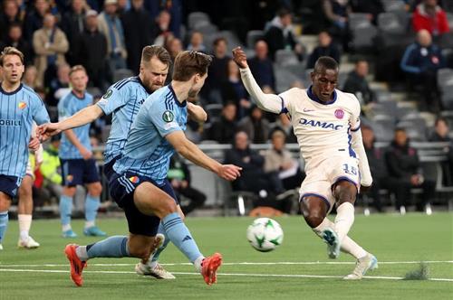 يوجاتون ضد تشيلسي