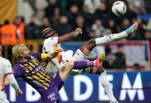 أيوب سبور vs غلطة سراي