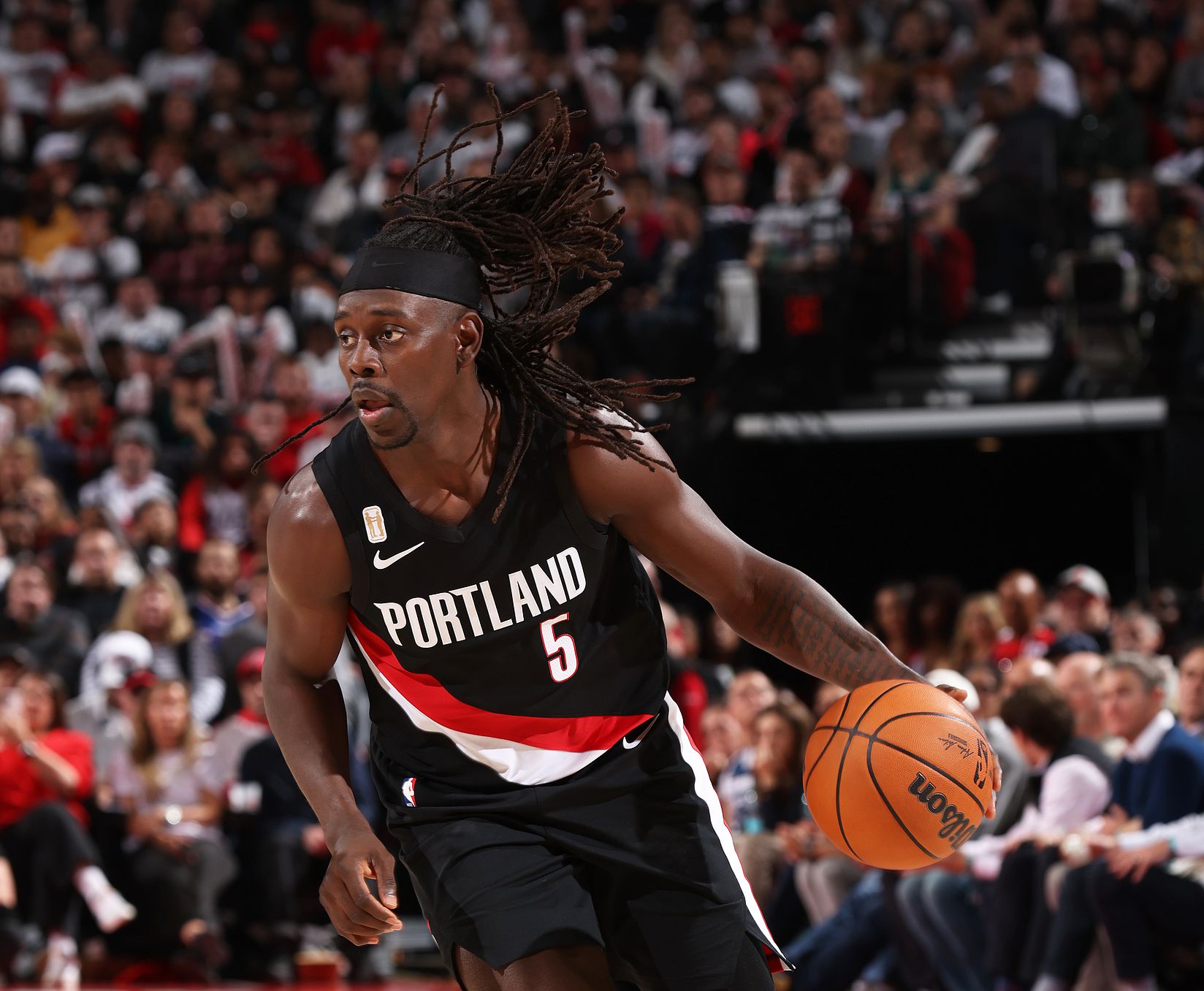 وسدد فريق تريل بليزرز 47% من مدى ثلاث نقاط وسدد 16 تسديدة بعيدة المدى في المباراة.