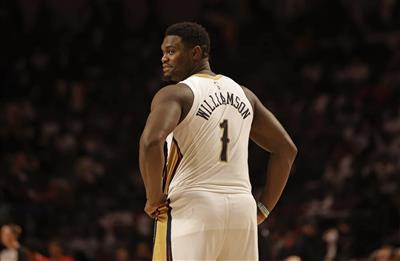 قيادة الفريق! وسجل كل من بول وزيون ومورفي بأرقام مضاعفة في الشوط الأول