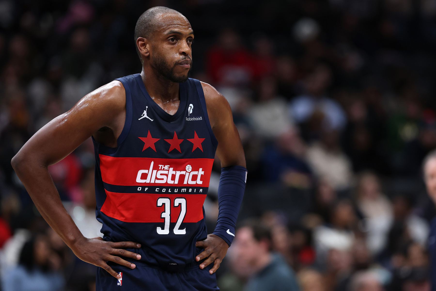 تقرير إصابة ويزاردز ضد كافالييرز: خروج لونزو بول، ومن المتوقع عودة ميدلتون إلى المباراة