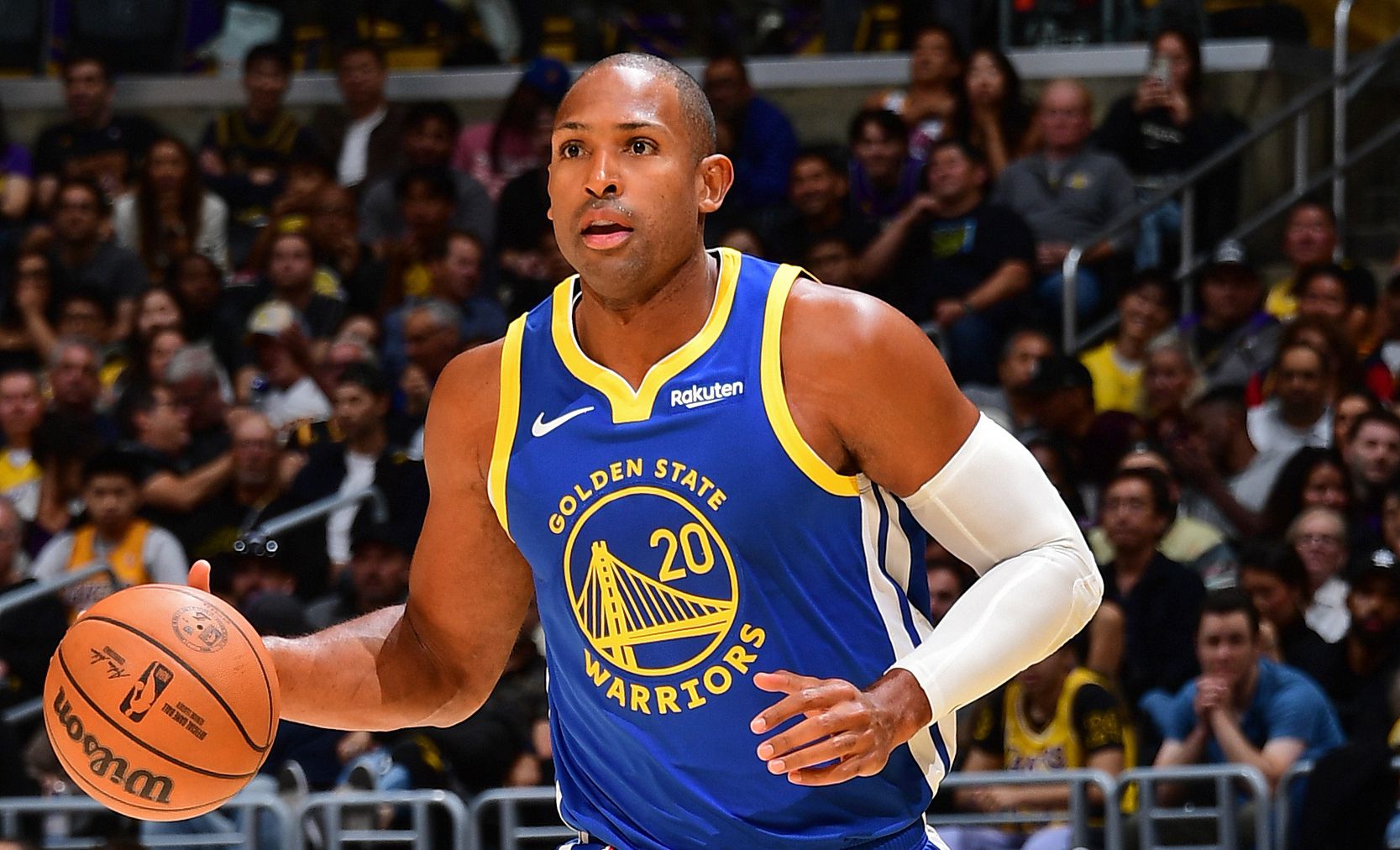 خسر بشكل جماعي! تم دمج المركزين الخمسة الأوائل لفريق Warriors، Horford و Post، في 0 من 13 تسديدة وفشلوا في التسجيل.