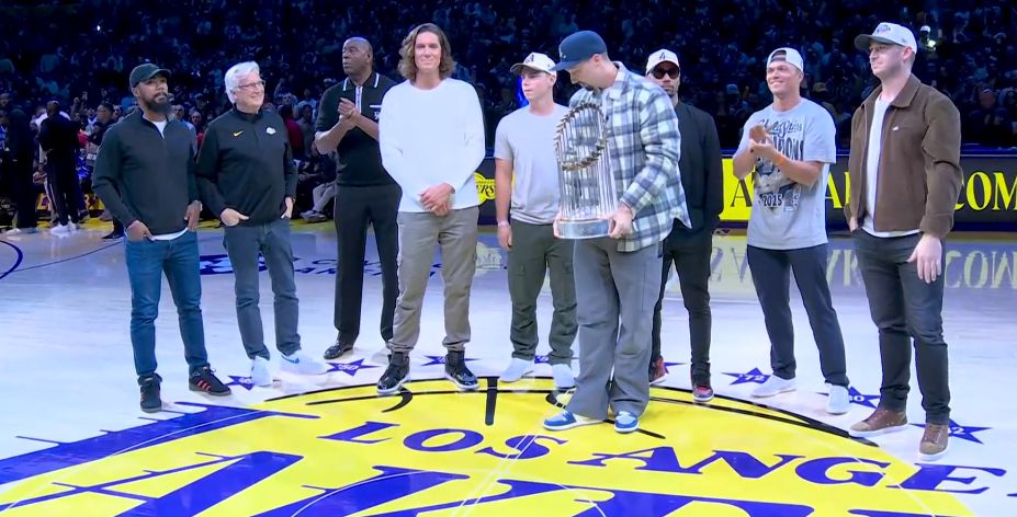 نفس الرئيس! يشاهد فريق دودجرز مباراة ليكرز ضد توتنهام مباشرة