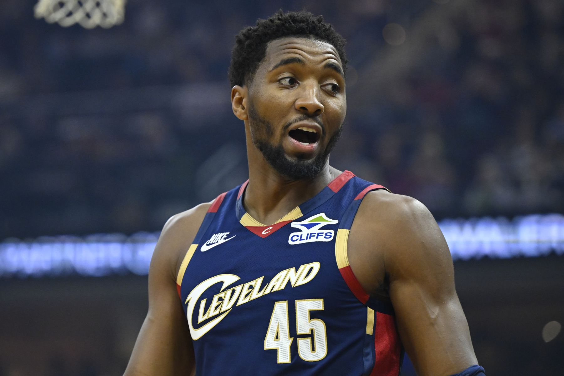 وارتفع رصيد ميتشل البالغ 40 نقطة و5 أهداف ميدانية من ثلاث نقاط إلى 13 مباراة، متجاوزا ليبرون ليصبح الأول في تاريخ كافالييرز.