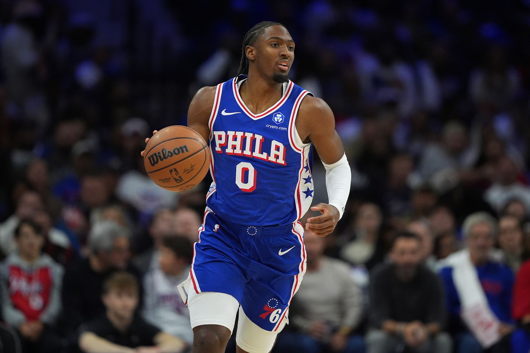 الاحتياطيات رهيبة! سجل احتياطي فريق 76 أكثر من اللاعبين الأساسيين في الشوط الأول، ولم يسجل إلا ماكسي بأرقام مضاعفة كبداية.