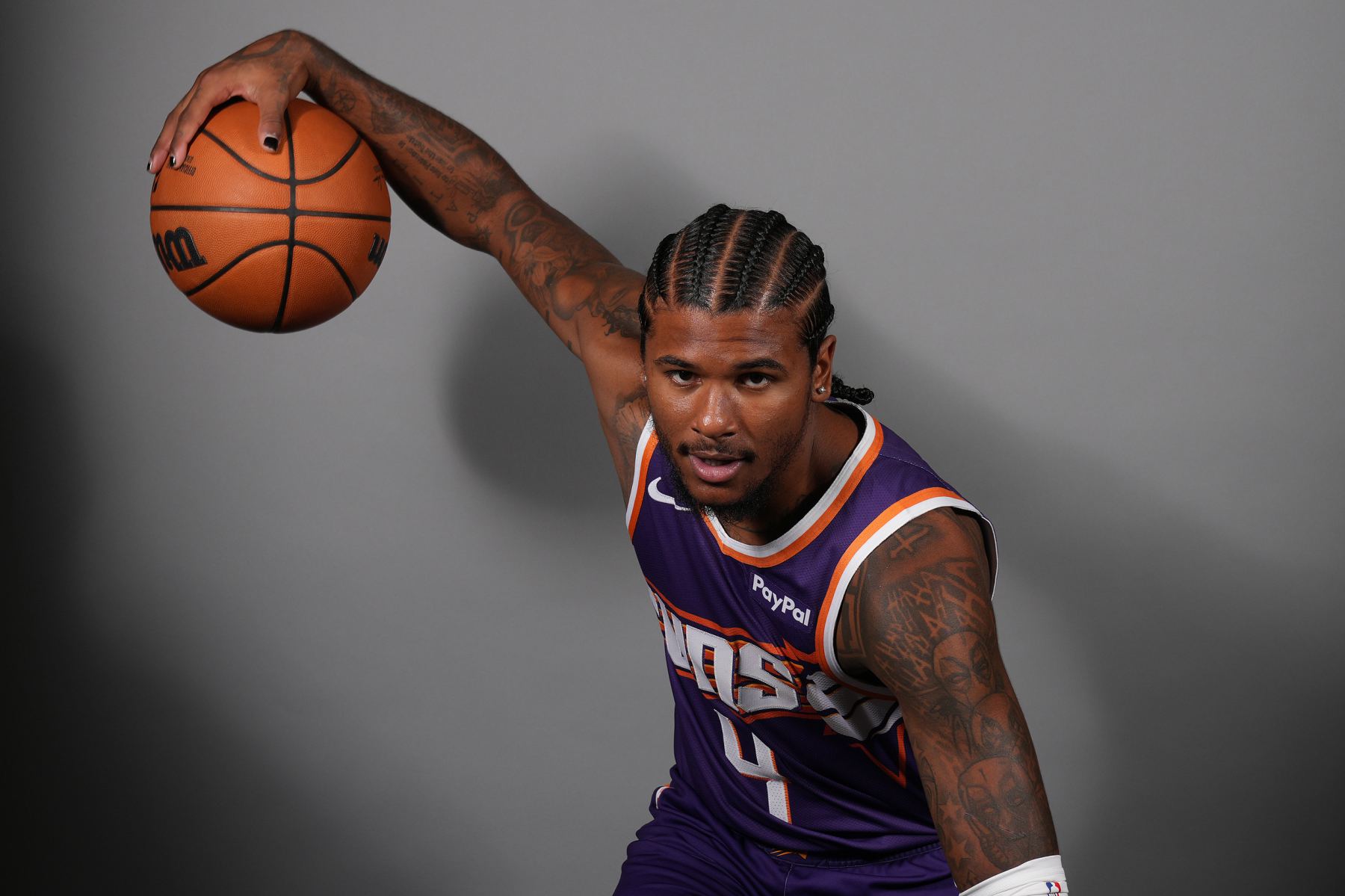 بداية الموسم؟ تقرير إصابة صنز: من المرجح أن يلعب جايلين جرين غدًا ضد كليبرز