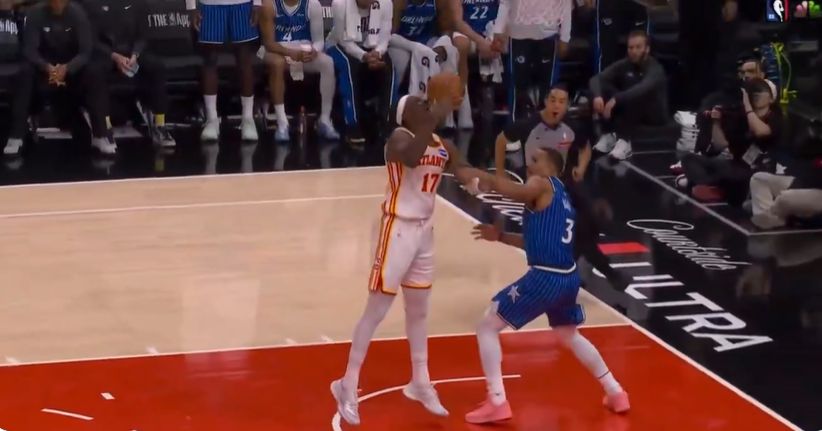 باين: كنت أركض من أجل الكرة وضربت أوكونجوو بالخطأ. لم أكن أتوقع أن يتم طردي.