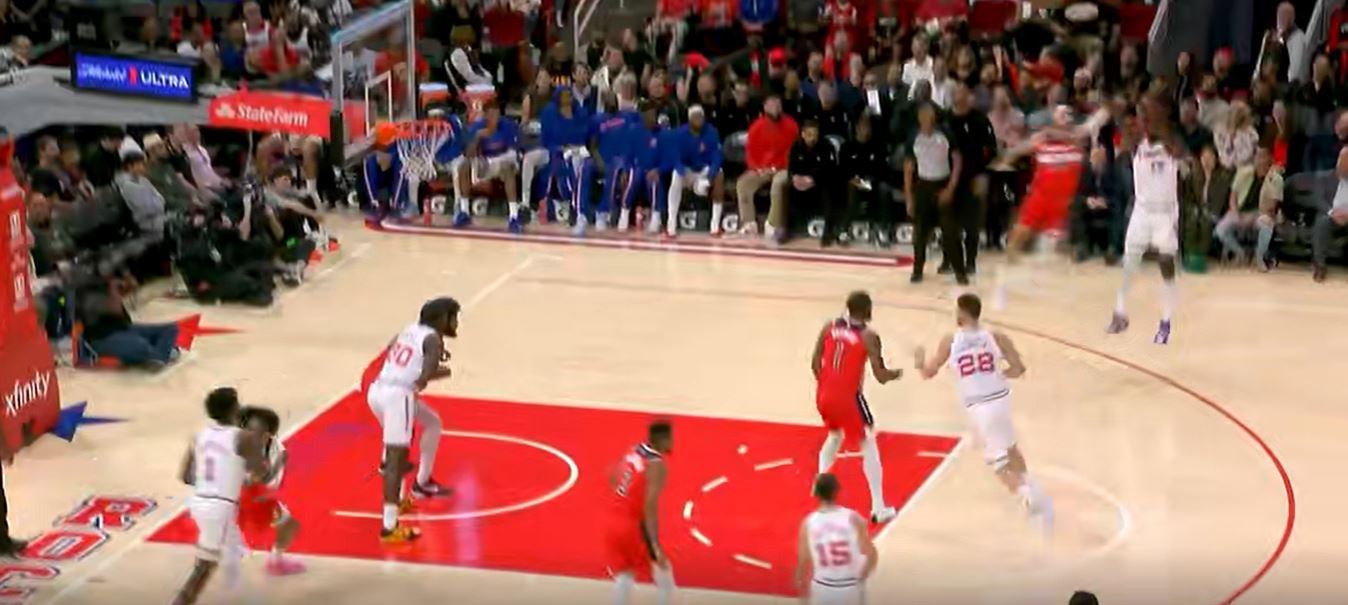 القوة النارية الكاملة! سجل 4 من لاعبي روكتس أرقامًا مضاعفة في الشوط الأول وسجلوا 81 نقطة في الشوط الأول