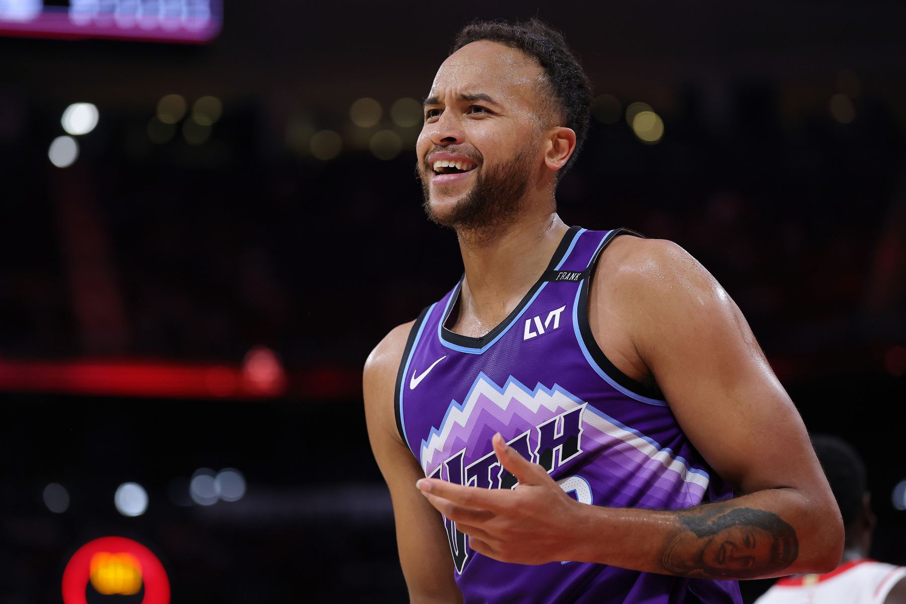 إصابة الجاز ضد هوكس غدًا: غياب 6 لاعبين من بينهم كايل لي ويونج وآخرين